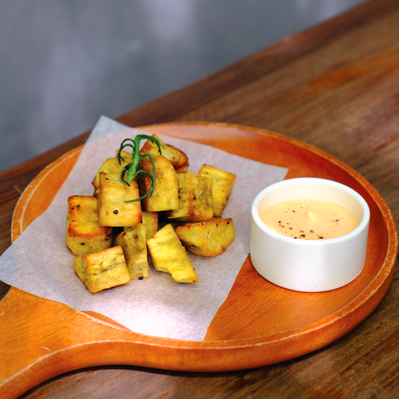 BAKED SWEET POTATO WEDGES WITH CHILI VEGAN MAYONNAISE